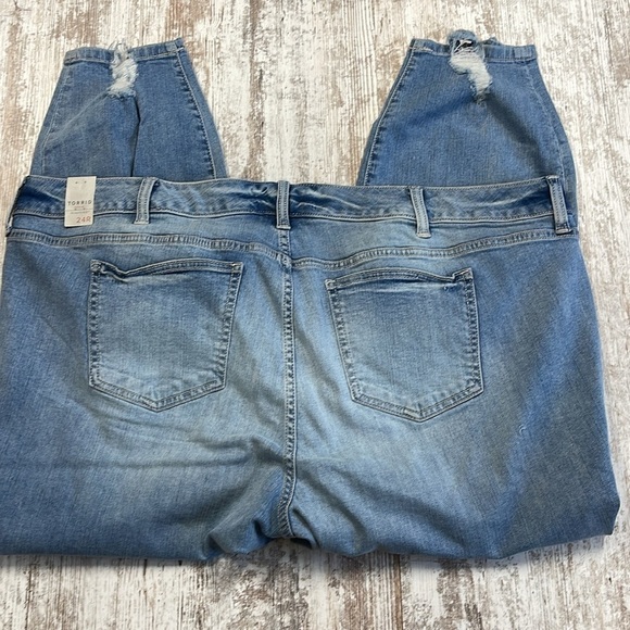 Torrid NWT Classic Verona Destructed Ankle Skinny Jeans Size 24 - Picture 10 of 11